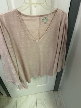 NWOT WONDERLY blouse.
